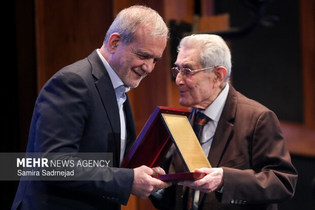 همایش بین المللی فرصت‌های سرمایه‌گذاری و تامین مالی راه‌گذارهای ریلی و جاده‌ای