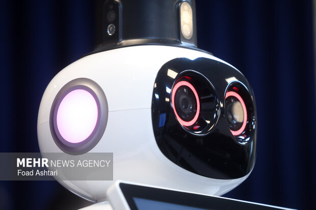 رونمایی از از ربات وکیل‌یار