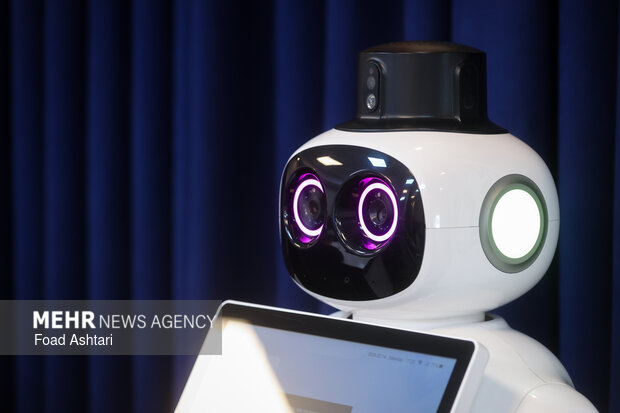 رونمایی از از ربات وکیل‌یار