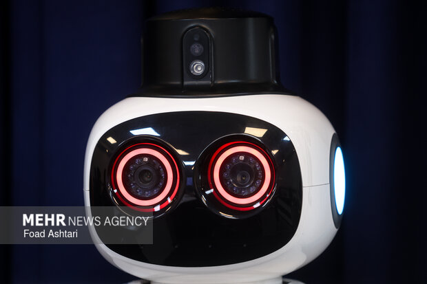 رونمایی از از ربات وکیل‌یار