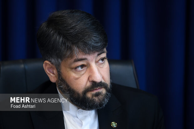 رونمایی از از ربات وکیل‌یار