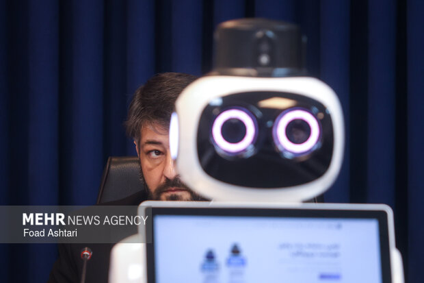 رونمایی از از ربات وکیل‌یار