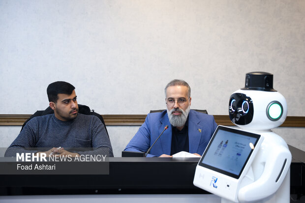 رونمایی از از ربات وکیل‌یار
