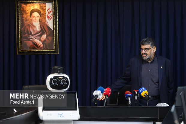 رونمایی از از ربات وکیل‌یار