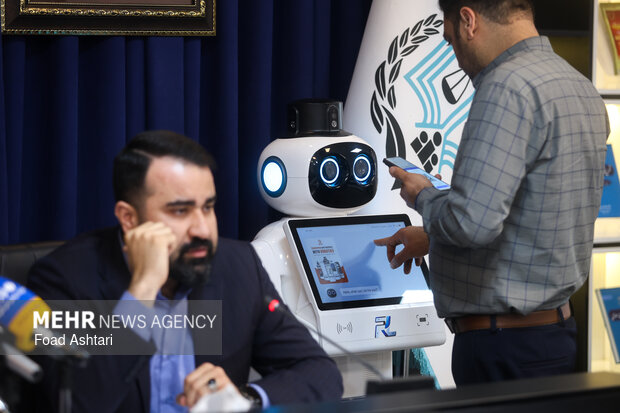 رونمایی از از ربات وکیل‌یار