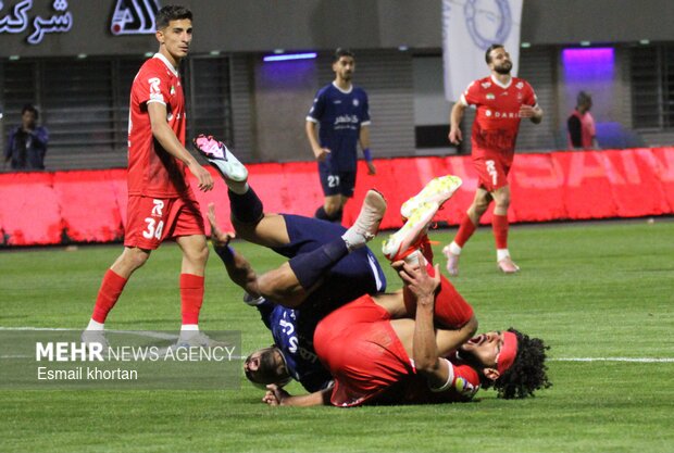 هفته بیست یکم لیگ برتر فوتبال ایران گل‌گهر سیرجان و پرسپولیس تهران