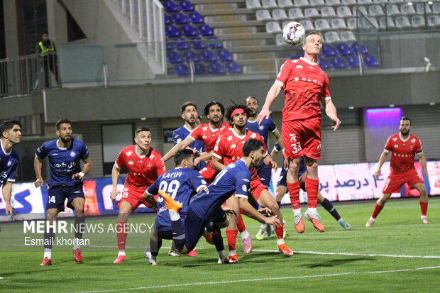 هفته بیست یکم لیگ برتر فوتبال ایران گل‌گهر سیرجان و پرسپولیس تهران
