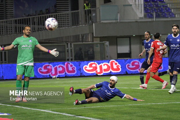 هفته بیست یکم لیگ برتر فوتبال ایران گل‌گهر سیرجان و پرسپولیس تهران