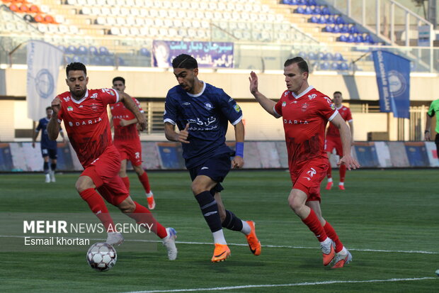 هفته بیست یکم لیگ برتر فوتبال ایران گل‌گهر سیرجان و پرسپولیس تهران