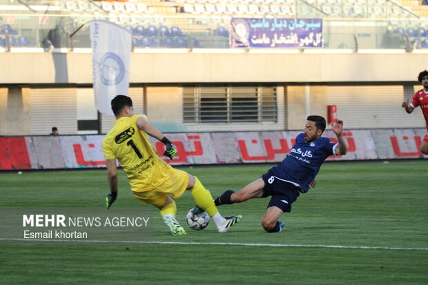 هفته بیست یکم لیگ برتر فوتبال ایران گل‌گهر سیرجان و پرسپولیس تهران