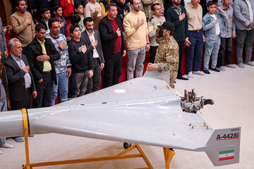 12 روزہ جنگ کے شہدا کو خراج عقیدت، ٹی وی پروگرام میں میزائل لانچر کی نمائش+ تصاویر