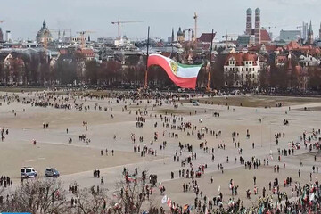 بنویسید تجمع هواداران سلطنت‌طلب، بخوانید سیرک ربع پهلوی و صهیونیست‌ها!