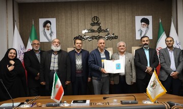 پژوهشگر برتر چهارمحال و بختیاری در حوزه ایران‌شناسی معرفی شد 