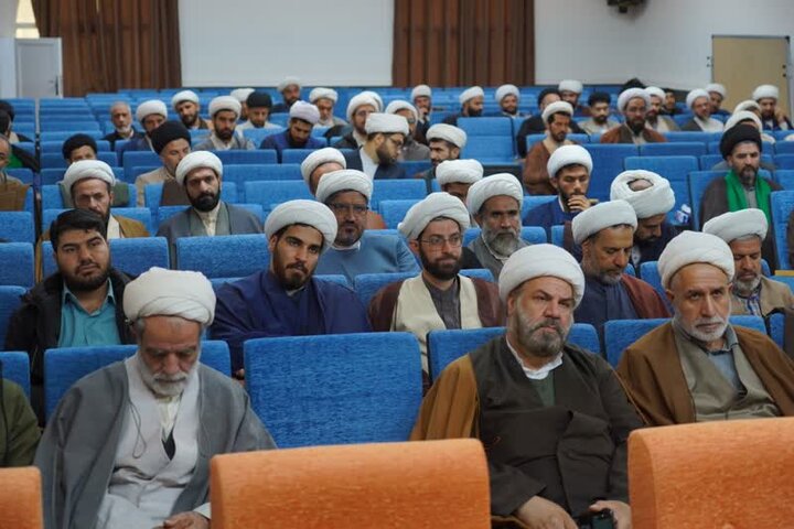 توانمندسازی امامان جماعت مساجد لرستان در قالب طرح «محراب»