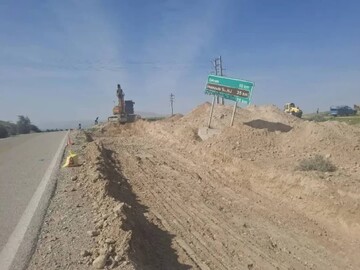 تعریض و آسفالت محور حادثه‌خیز دهرم-سه‌راهی عسلویه آغاز شد