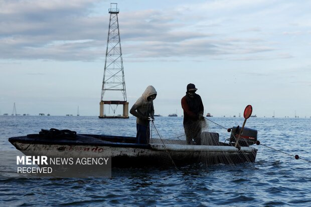 چالش ماهیگیران ونزوئلایی با آلودگی نفتی دریا