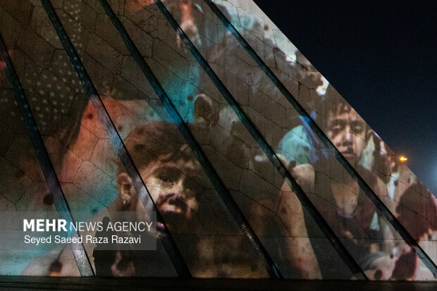 نورپردازی سه بعدی به مناسبت بزرگداشت شهدای فتنه آمریکایی - صهیونیستی