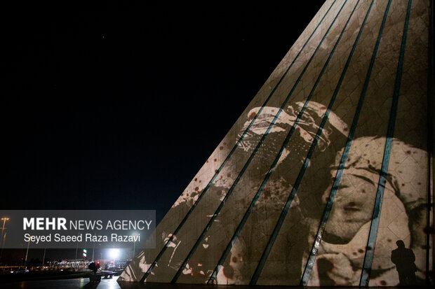 نورپردازی سه بعدی به مناسبت بزرگداشت شهدای فتنه آمریکایی - صهیونیستی