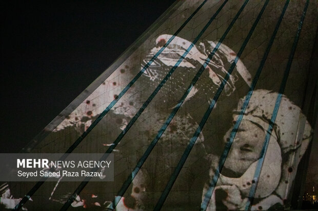 نورپردازی سه بعدی به مناسبت بزرگداشت شهدای فتنه آمریکایی - صهیونیستی