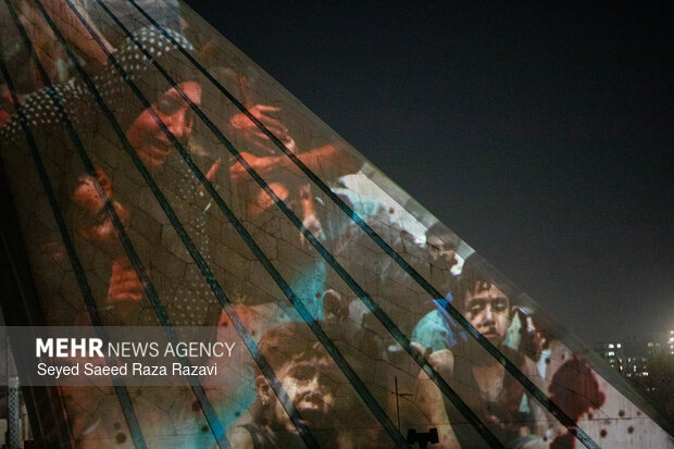 نورپردازی سه بعدی به مناسبت بزرگداشت شهدای فتنه آمریکایی - صهیونیستی