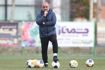 نسل جدید دیگری را به فوتبال ایران تحویل می دهم/ هر ایرانی شانس دارد