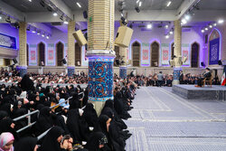 Leader receives East Azarbaijan people for meeting