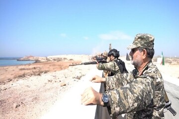 IRGC Navy ready to block Strait of Hormuz if ordered: cmdr.