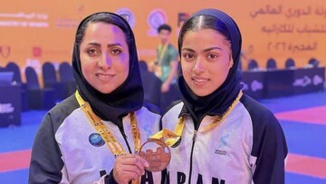 دختر کاراته‌ کا کهنوجی بر سکوی مسابقات جهانی ایستاد