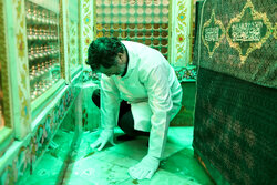 آیین غبارروبی ضریح مطهر آستان مقدس امامزاده صالح (ع)