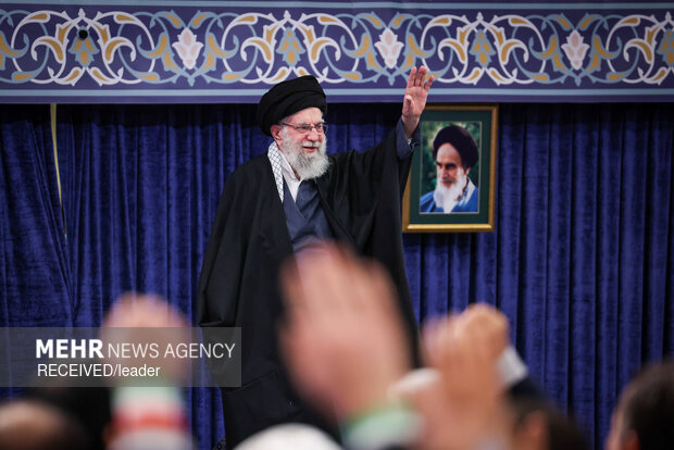 دیدار پرشور هزاران نفر از مردم تبریز و آذربایجان شرقی با رهبر معظم انقلاب اسلامی