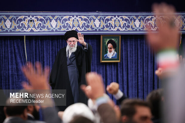 دیدار پرشور هزاران نفر از مردم تبریز و آذربایجان شرقی با رهبر معظم انقلاب اسلامی