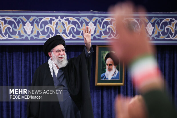 دیدار پرشور هزاران نفر از مردم تبریز و آذربایجان شرقی با رهبر معظم انقلاب اسلامی