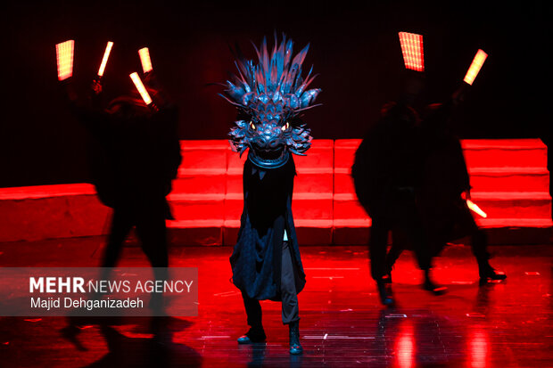 اجرای نمایش «هیولاکش» در یزد