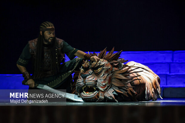اجرای نمایش «هیولاکش» در یزد