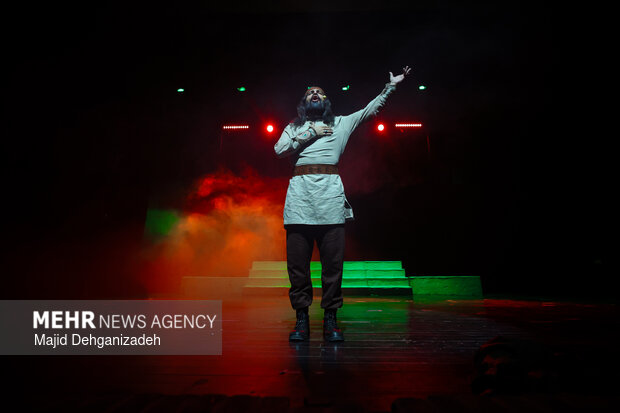 اجرای نمایش «هیولاکش» در یزد