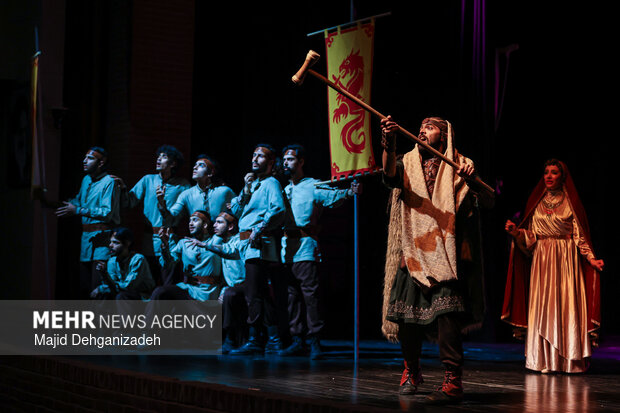 اجرای نمایش «هیولاکش» در یزد