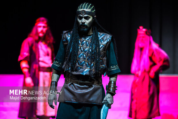 اجرای نمایش «هیولاکش» در یزد