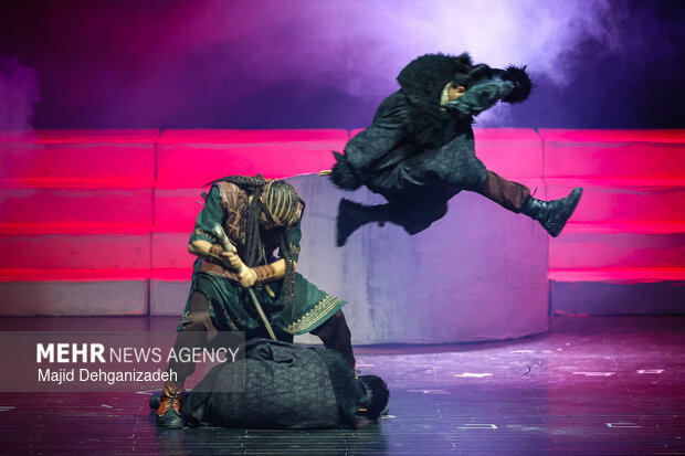 اجرای نمایش «هیولاکش» در یزد