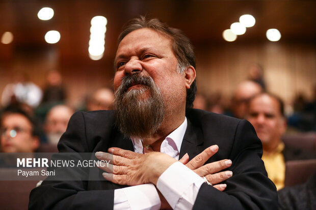 کوروش زارعی تجلیل شد؛ هنرمندی که در خارج بیشتر از ایران طرفدار دارد