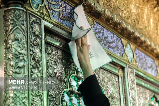 آیین غبارروبی ضریح مطهر آستان مقدس امامزاده صالح (ع)