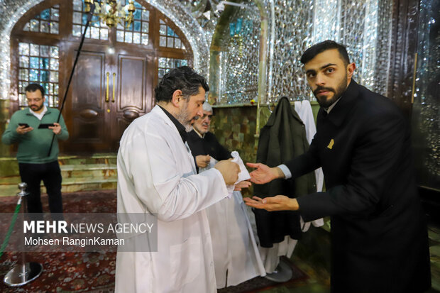 آیین غبارروبی ضریح مطهر آستان مقدس امامزاده صالح (ع)