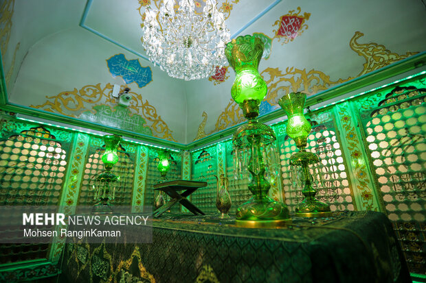 آیین غبارروبی ضریح مطهر آستان مقدس امامزاده صالح (ع)