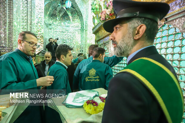 آیین غبارروبی ضریح مطهر آستان مقدس امامزاده صالح (ع)