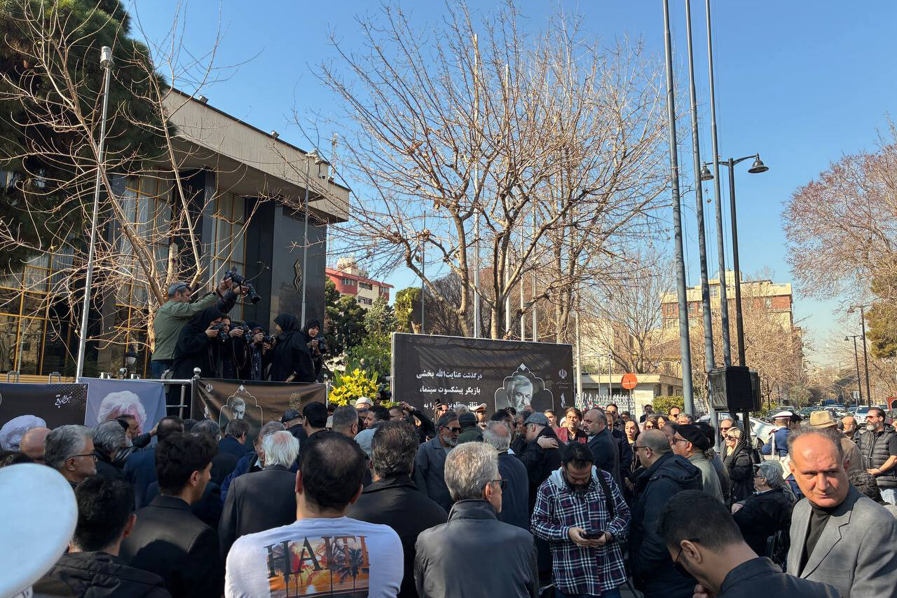 پیکر عنایت بخشی به خاک سپرده شد؛ او سردار سینما لقب گرفت – خبرگزاری مهر | اخبار ایران و جهان پیکر عنایت بخشی به خاک سپرده شد؛ او سردار سینما لقب گرفت – خبرگزاری مهر | اخبار ایران و جهان