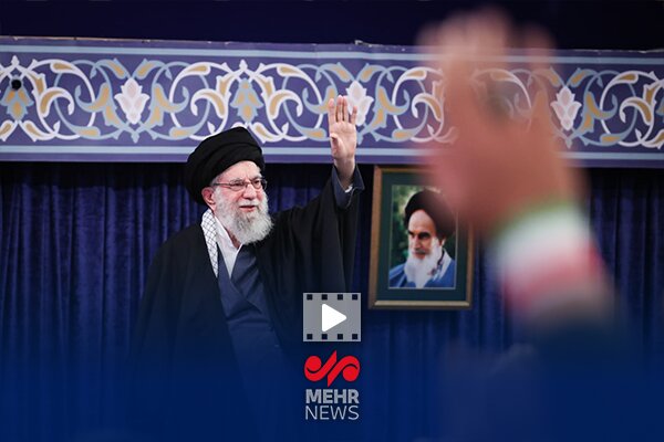 رهبر انقلاب: قویترین ارتش دنیا هم ممکن است زمینگیر شود رهبر انقلاب: قویترین ارتش دنیا هم ممکن است زمینگیر شود