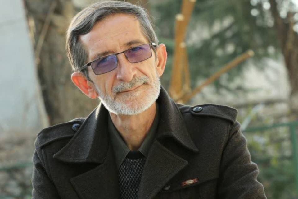 نقاشی که زندگی رهبر را نقطه‌به‌نقطه تصویر کرد