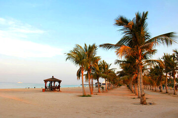 معرفی ساحل نارگیل کیش؛ تفریحات و بهترین زمان بازدید