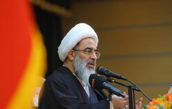 فاضل لنکرانی: آمریکا با نقاب حقوق بشر در پی تضعیف استقلال ملت‌هاست