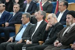 نشست رئیس‌جمهور با سرمایه‌گذاران؛ فعالان اقتصادی لرستان چه گفتند؟