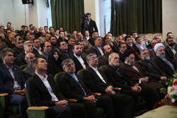 آغاز جلسه شورای برنامه‌ریزی و توسعه لرستان با حضور پزشکیان